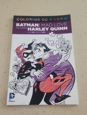 DC Comics Batman: Mad Love Featuring Harley Quinn Coloring Book